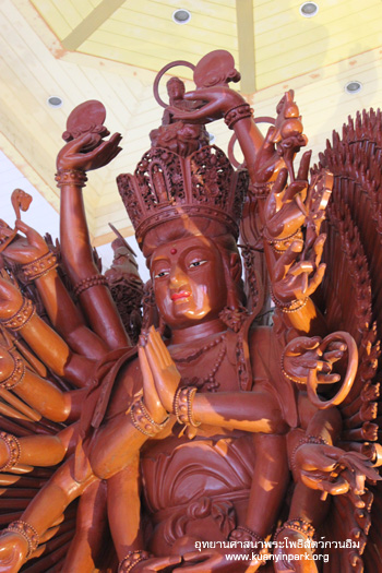 พระแม่พันมือ 02
