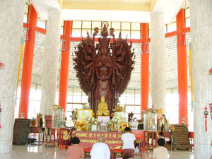 วิหารพระแม่กวนอิมพันมือ